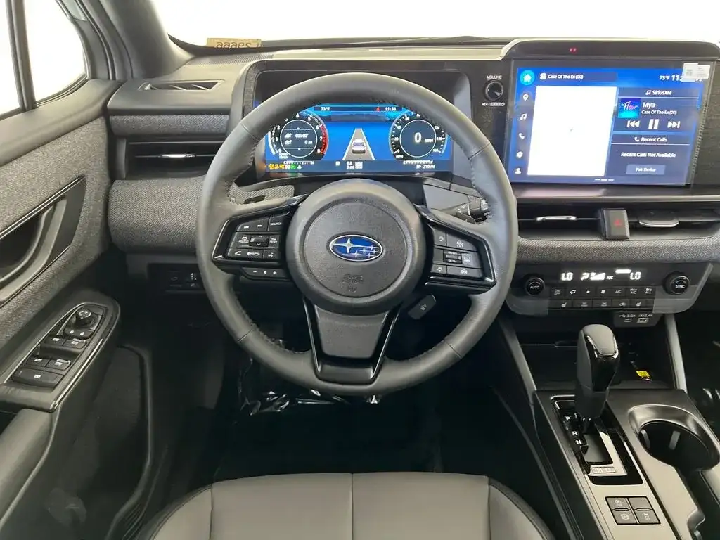 Subaru Outback, interior view of the front seats and dashboard, photo 9 of 11