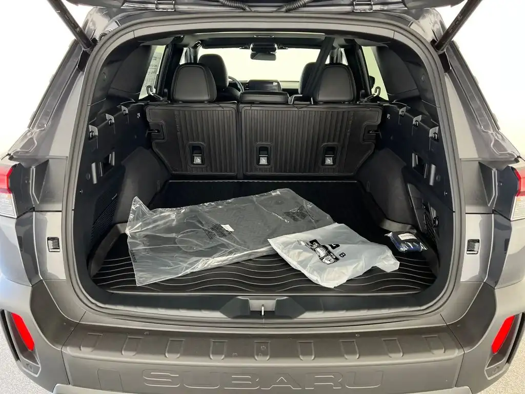 Findlay Subaru of Las Vegas vehicle detail photo 6