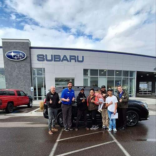 Burley, Idaho Residents Jade & Raquel, with their 2023 Subaru Ascent Onyx Edition in Crystal Black Silica