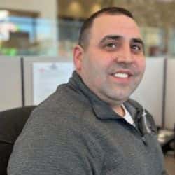 Derek Viveiros