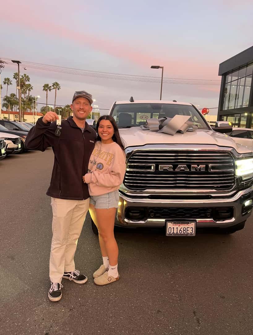 customer wiht white truck