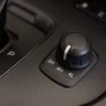 2WD and 4WD adjustment knobs