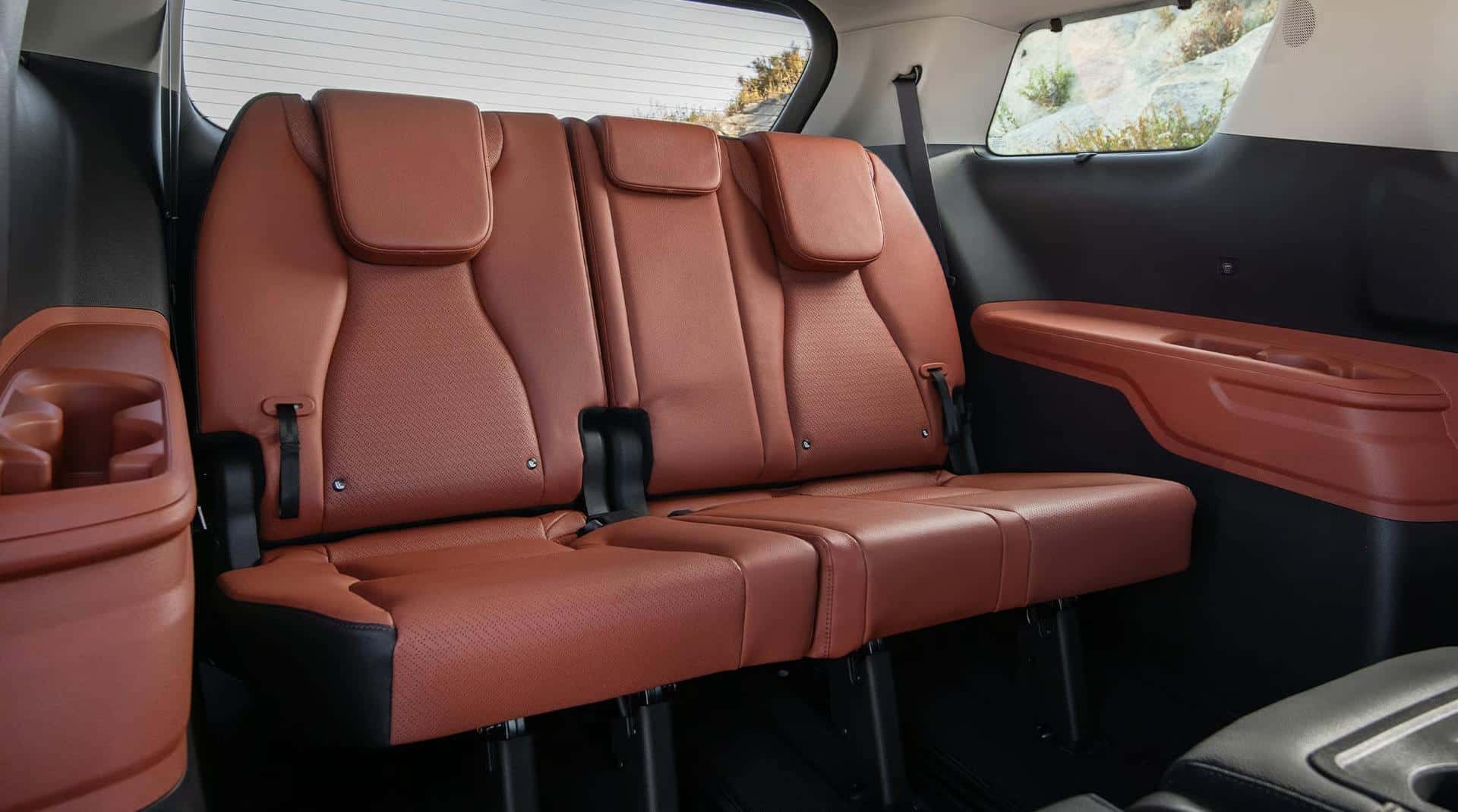 2026 Kia Carnival versatile seating and cargo space.