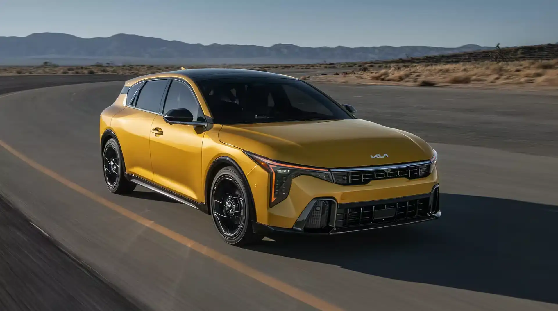 2026 Kia K4 Hatchback hero image
