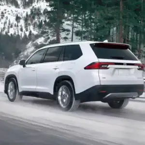 2026 Toyota Grand Highlander Wind Chill Pearl in winter