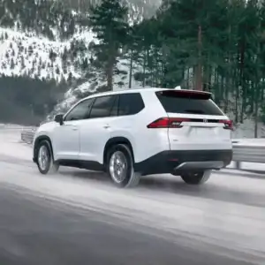 2026 Toyota Grand Highlander Hybrid and Hybrid MAX Driving in Snow