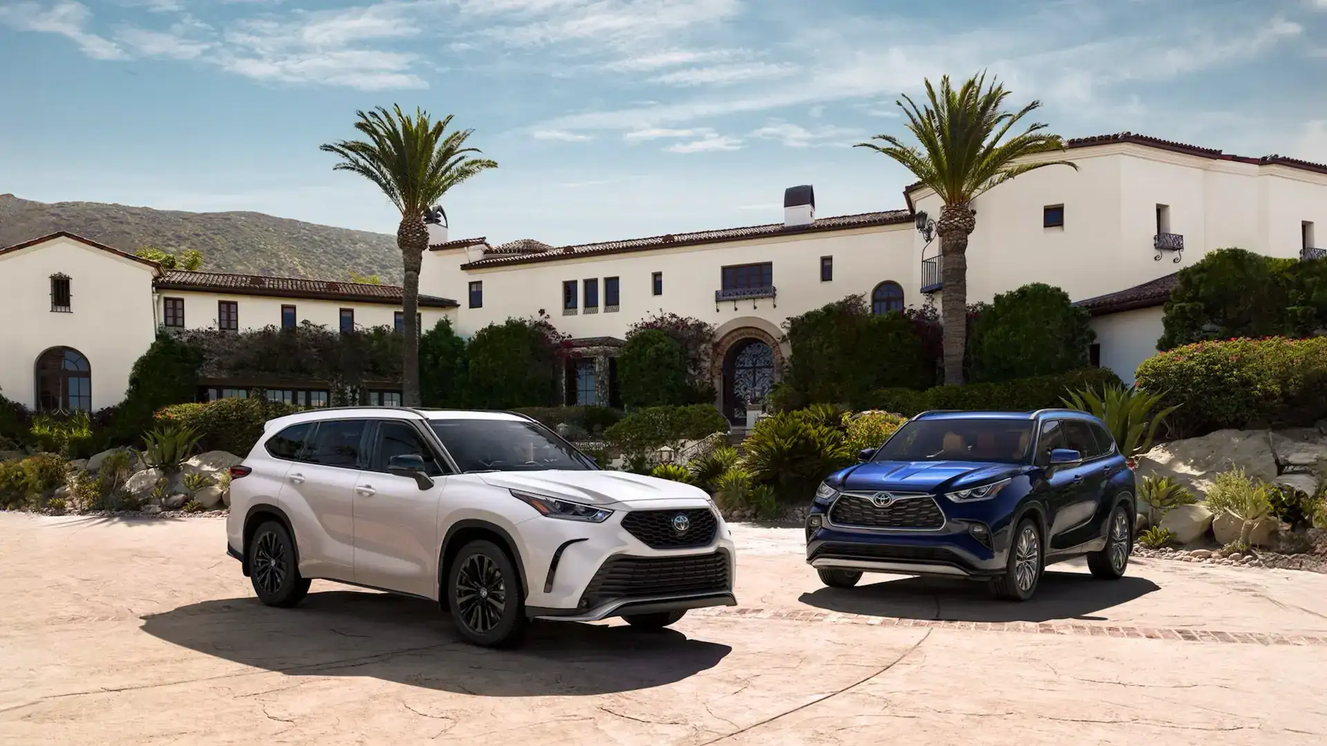 2026 Toyota Highlander Side by Side