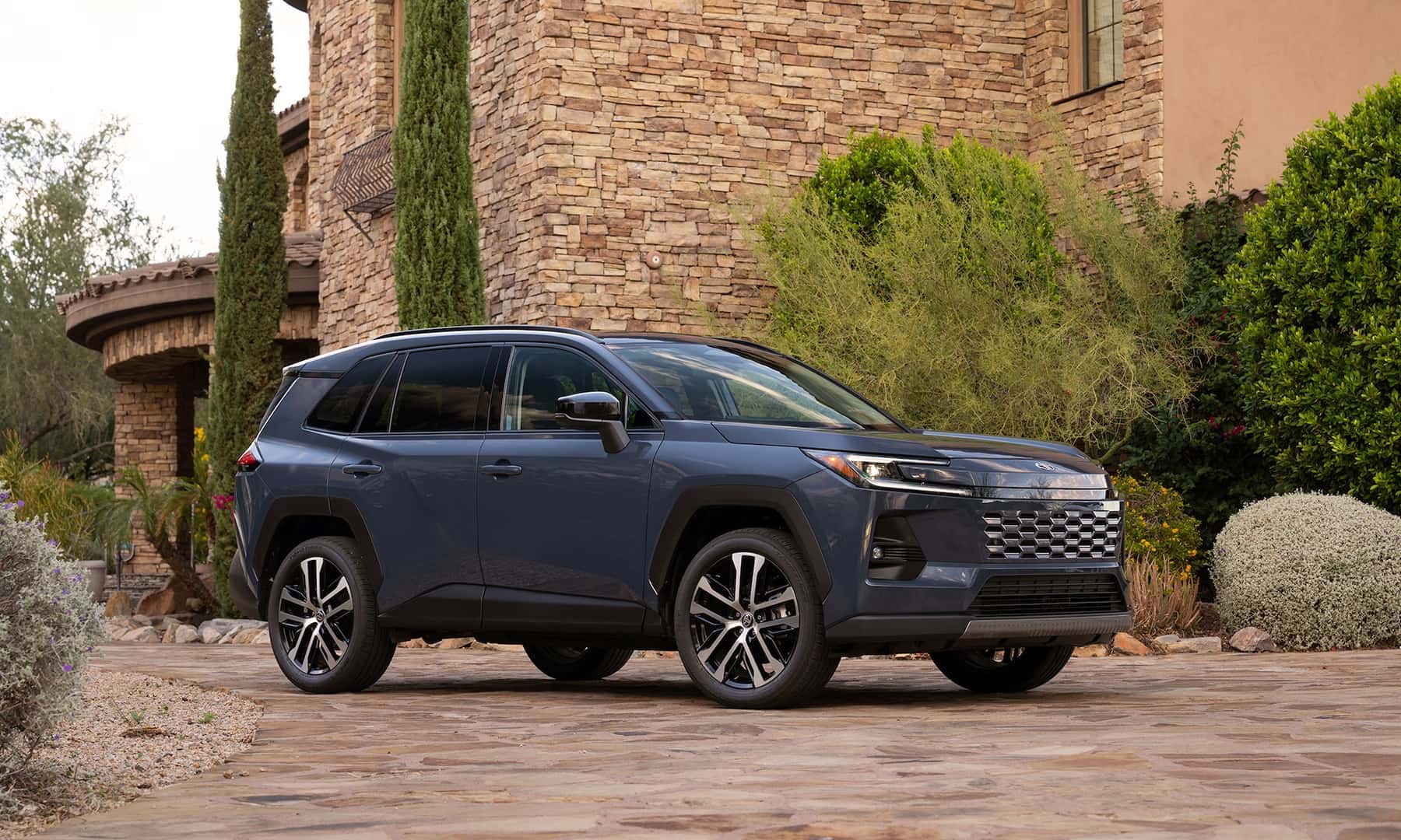 2026 Toyota RAV4 HEV blue