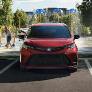 2026 Toyota Sienna XSE Ruby Flare Pearl front view