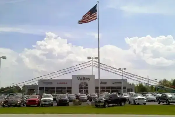 Valley Chrysler Dodge Jeep Ram of Columbus Outside