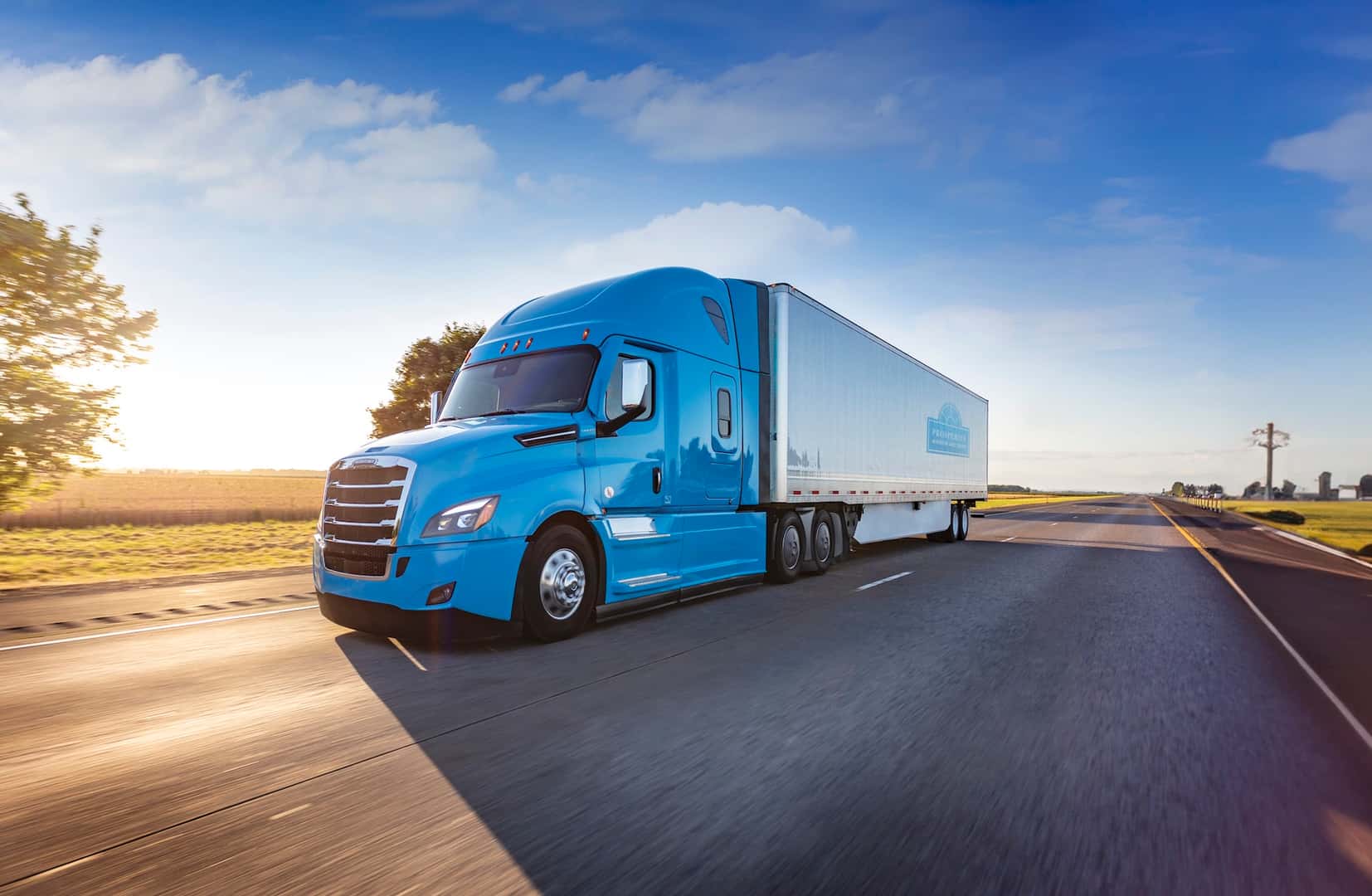 Fourth-generation Freightliner Cascadia on the road - safe speed guidance from Valley Truck Centers