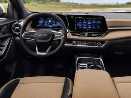 2025 Chevrolet Equinox interior view of dash area