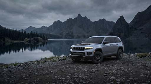 Jeep Grand Cherokee vs Wrangler for families near El Paso