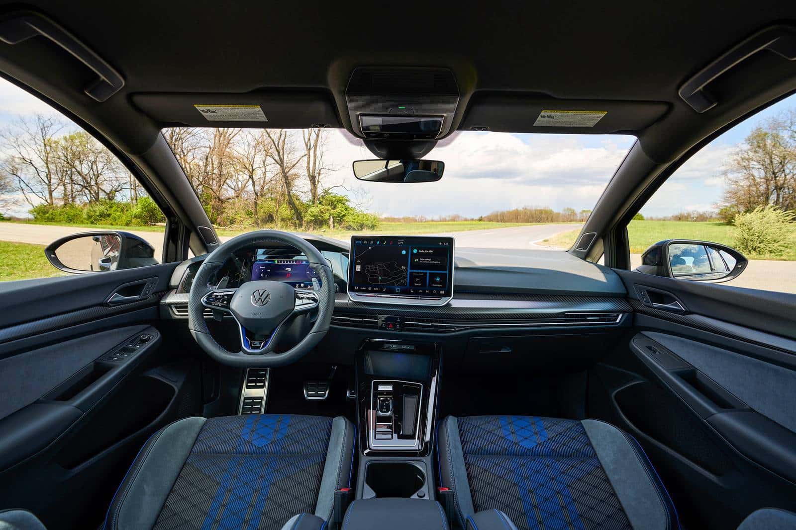 2026 Volkswagen Golf R tech and infotainment system