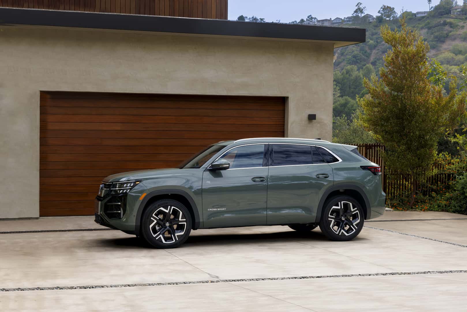 2027 Volkswagen Atlas Cross Sport exterior styling