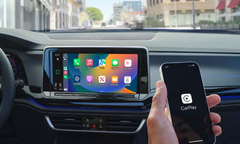 26VW-AtlasCrossSport-InteriorInfotainmentCarPlay