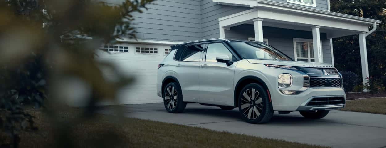 2026 Mitsubishi Outlander Trim Levels Explained near Woodbury, MN