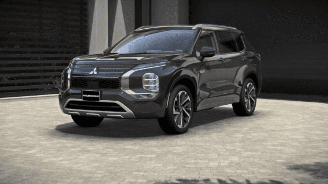 2025 Mitsubishi Outlander black exterior front three-quarter view parked outdoors