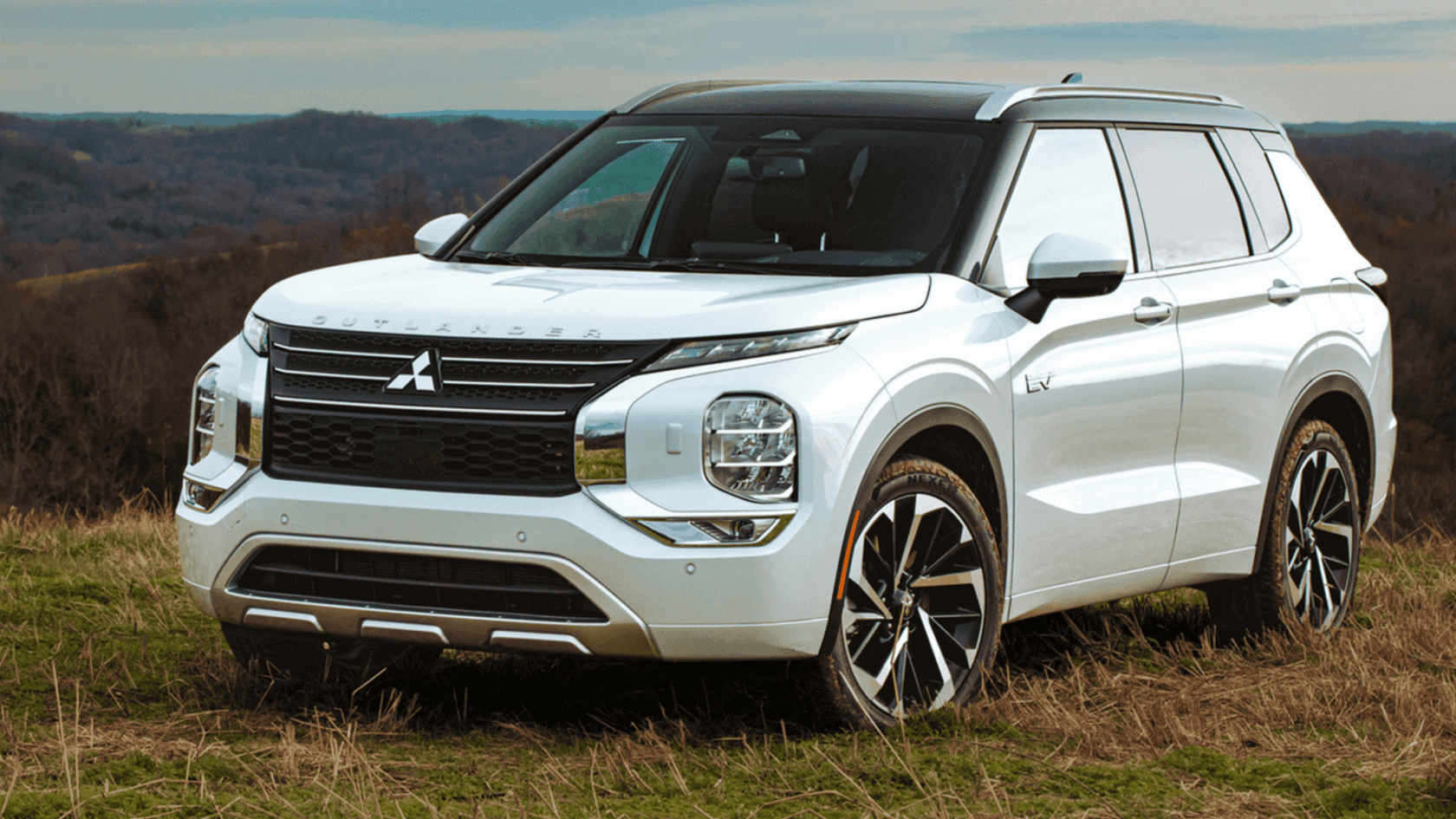 2025 outlander PHEV white color